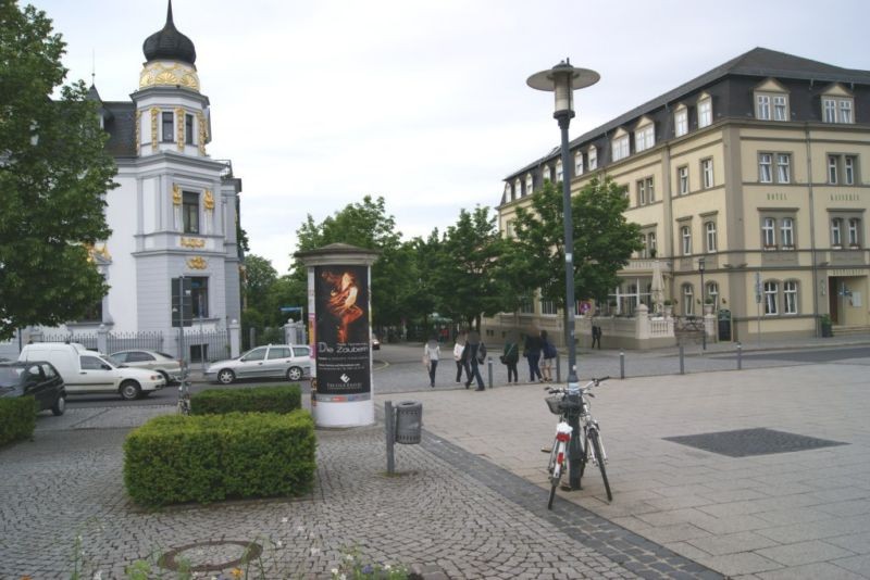 August-Baudert-Platz vor Hbf. re.