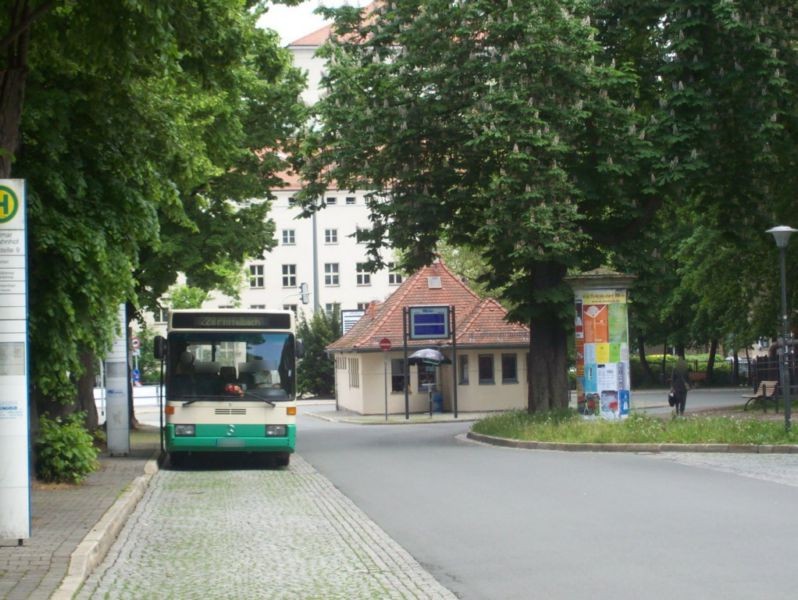 Hoffmann-von-Fallersleben-Str./Bus-Bf