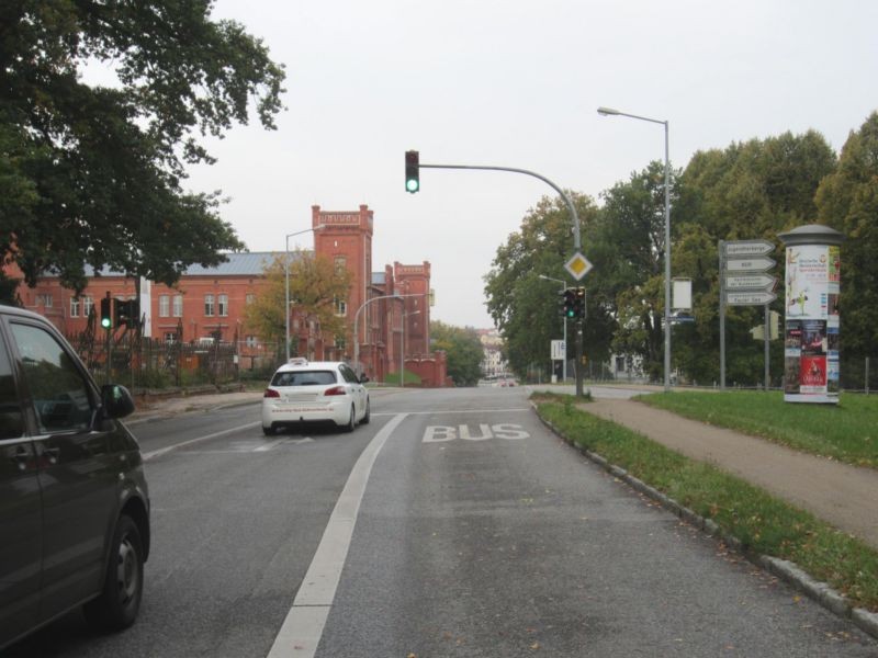 Johannes-Stelling-Str. / Schleifmühlenweg