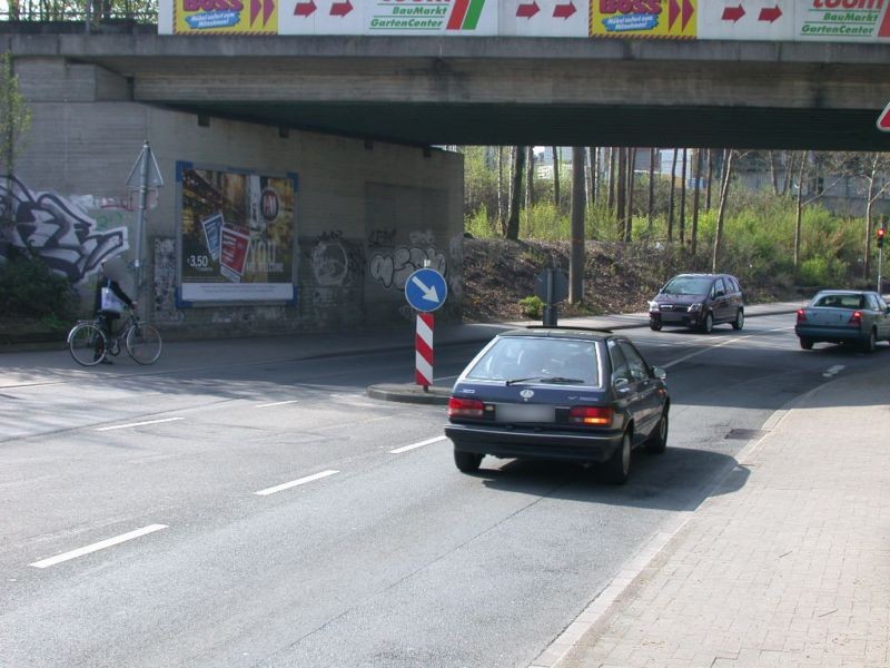 Dortmunder Str./Bahn-Ufg. Ostseite/Nh. Feuerwache