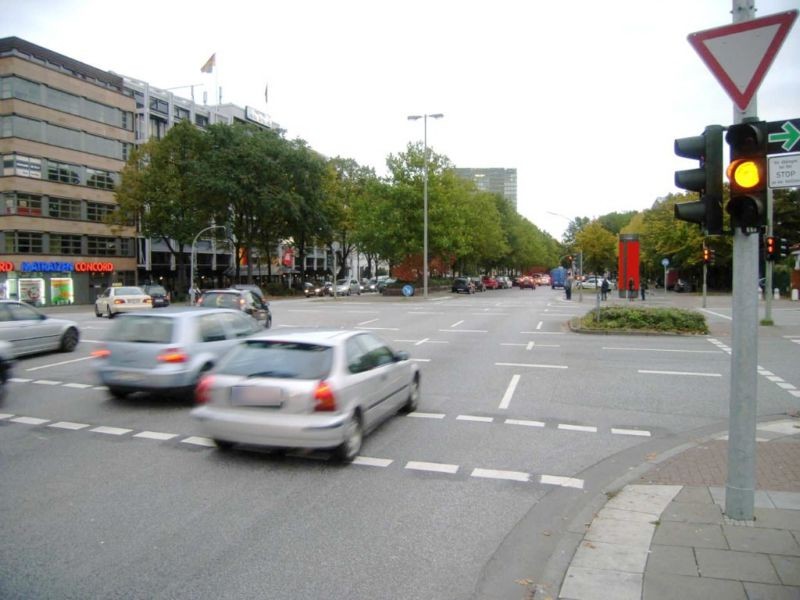 Adenauerallee  70/Kreuzweg