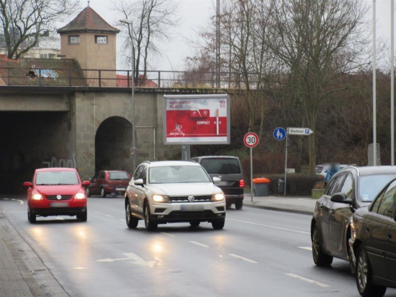 Tunnelstr. vor DB-Brücke, saw. re. CS