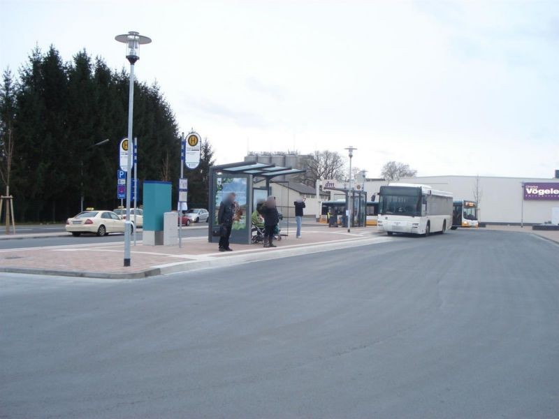 Eberstädter Str./Busbahnhof/Halle re./We.li.