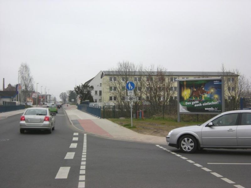 Greifswalder Chaussee/Bahnweg li.