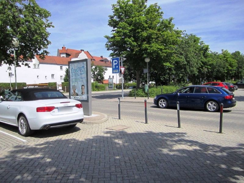 Jahnstr. 9 /Einfahrt Parkplatz/ We Ri Schranke
