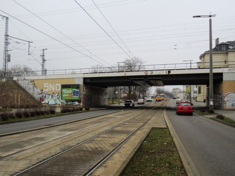 Delitzscher Str. sew. li. vor Bahnbrücke