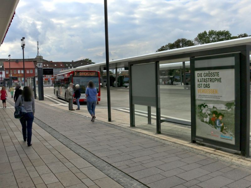 Busbahnhof/ZOB Bussteig F1 außen