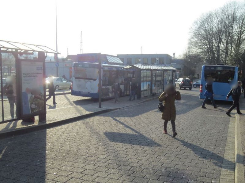 Berliner Platz/Bus-Bf /HST 5 li. außen 3.Sto.