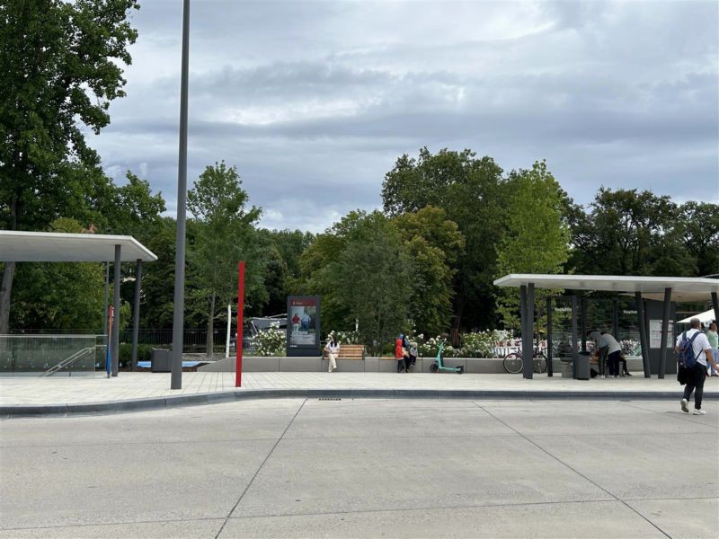 Europaplatz Sto. 5/Radstation/Si. Bus-HST