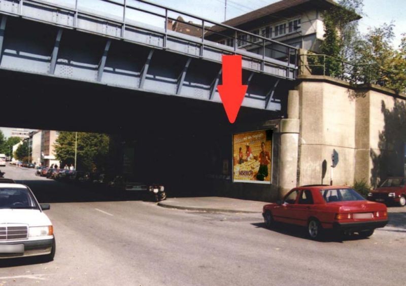 Altenessener Str./Nh. Viehofer Platz/DB-Brücke