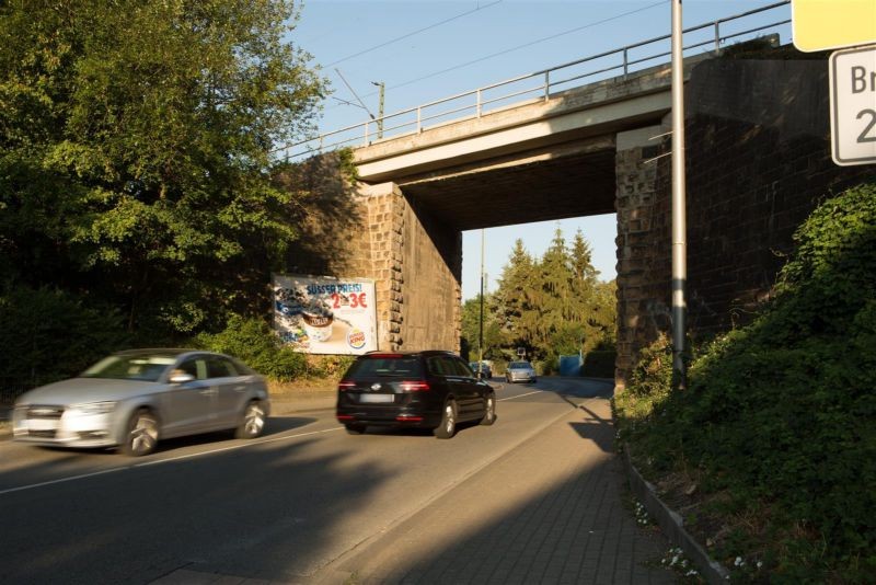 Nordenstiftsweg/Zwischen den Bahnen/Ufg.li.