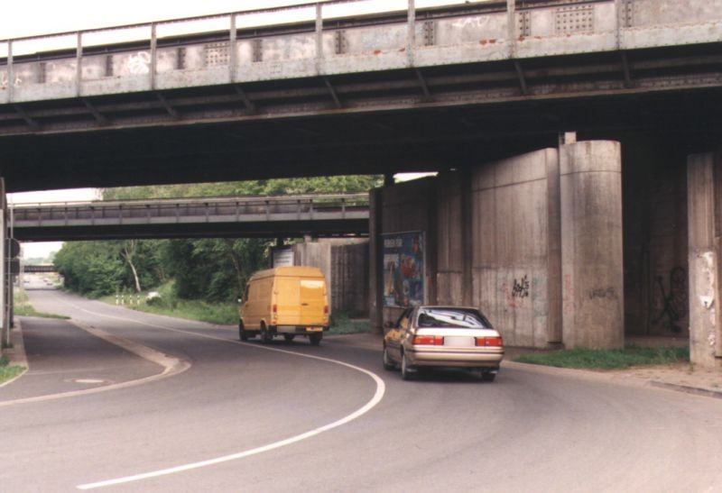 Industrieweg, geg. Dahlweg, DB-Brücke, 2. Sto.