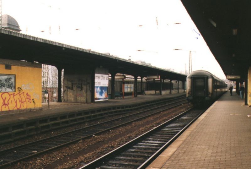 Hbf, Bahnsteig,Aufzug Gleis 5