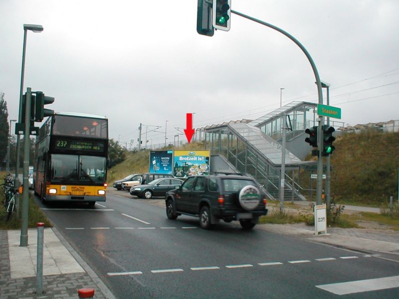 Seegefelder Weg, am Bahnhof Albrechtshof