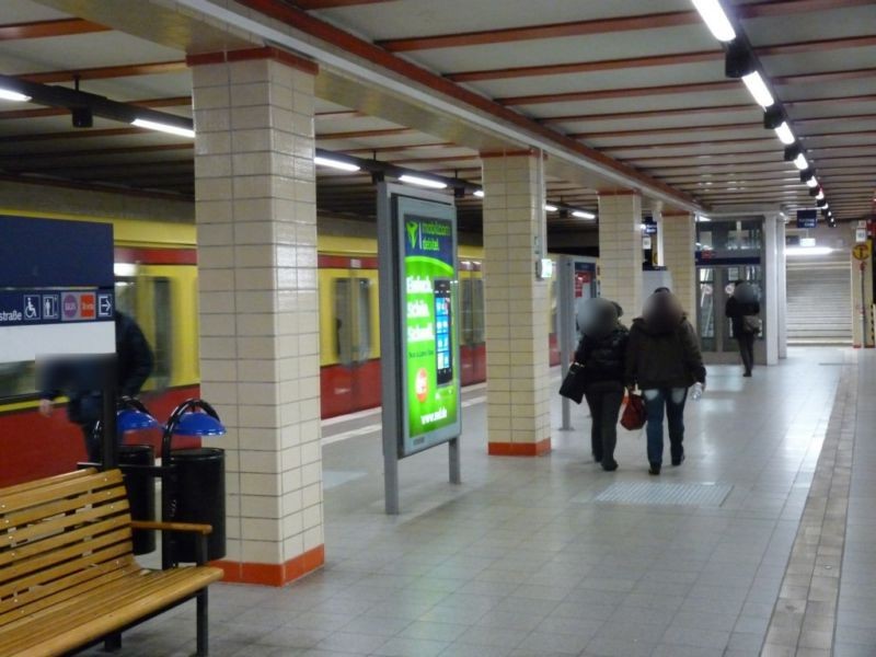 S-Bf Nordbahnhof, Bstg., Se. Gleis 3, 2. Sto.