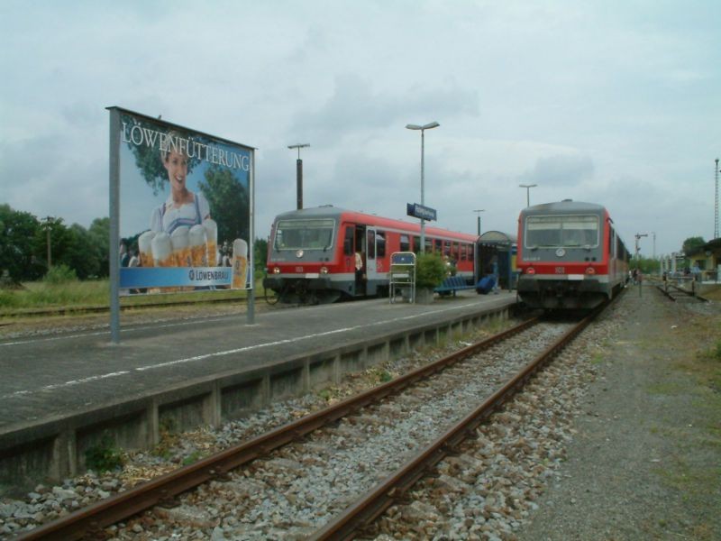 Bf, Bahnhof, Bstg. Gleis 2,  2. Sto.
