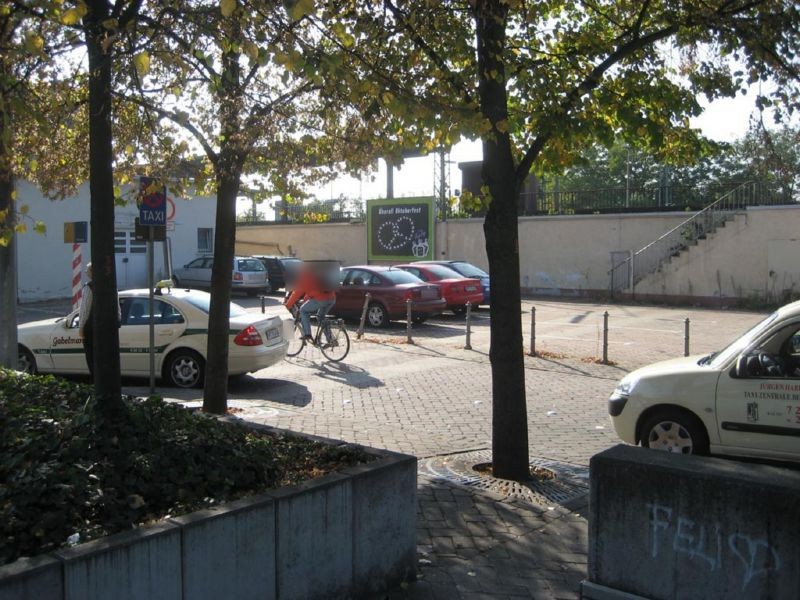 Bf, Bahnhofsvorplatz