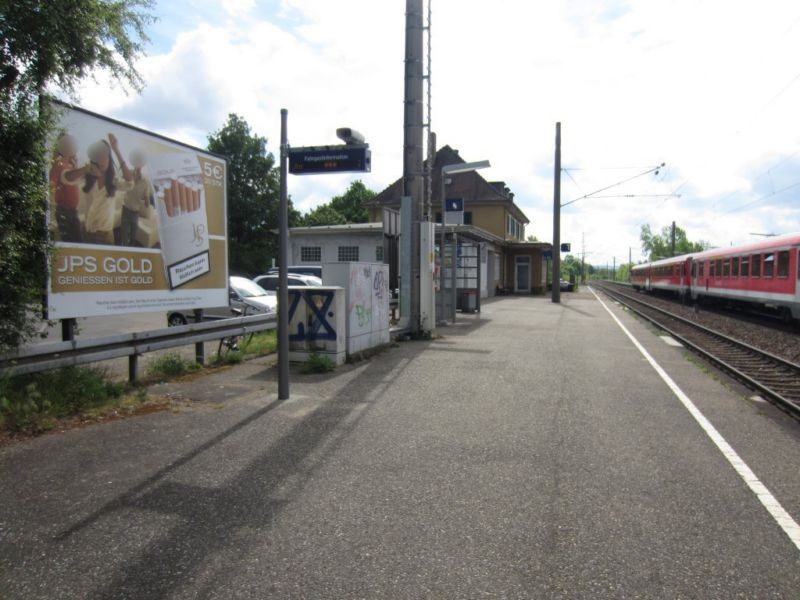 Bf Knielingen Bahnsteig li. Pfalzbahnstr.
