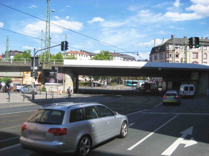 Kreuznacher Str./Voltastr./DB-Brücke